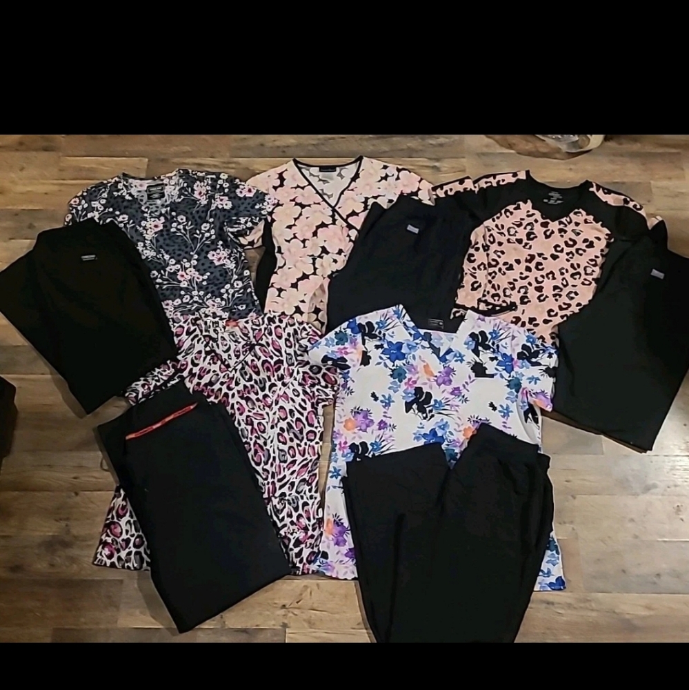 Scrub Tops Pants Sets  Lot Size Medium
